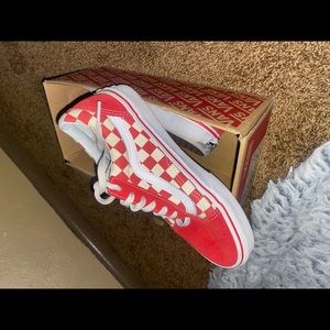 Selling size 7 vans